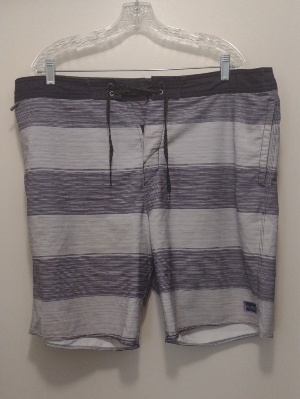 O'Neill Men's Gray Striped Drawstring Shorts (J1125)